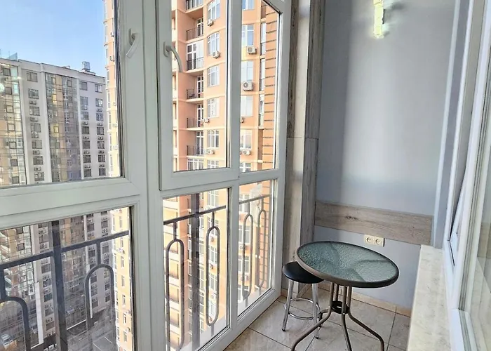 Spacious By The Sea Apartament